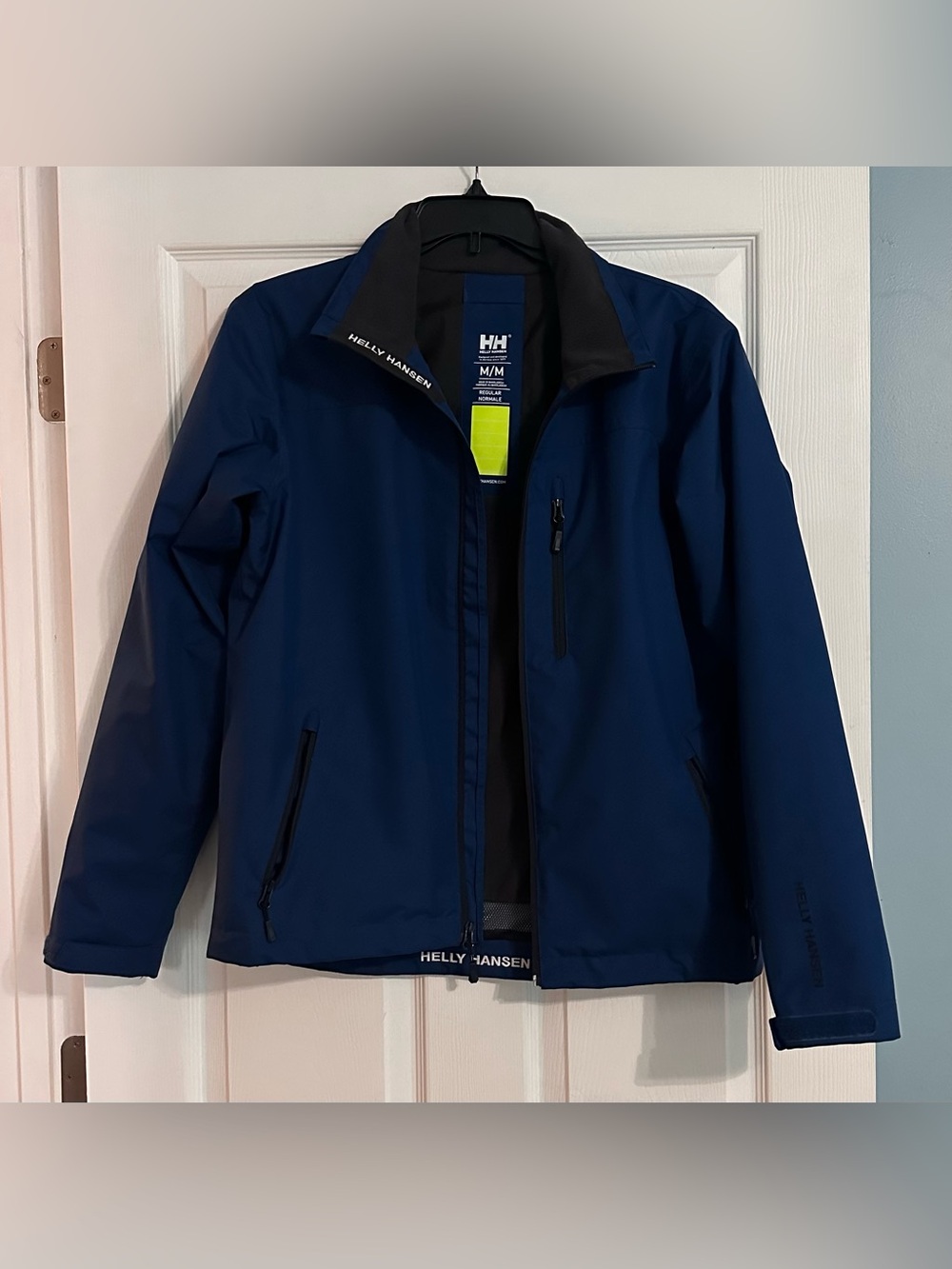 💙 Helly Hansen HP Racing Jacket
Men’s size M/M – Regular
Royal/blue color